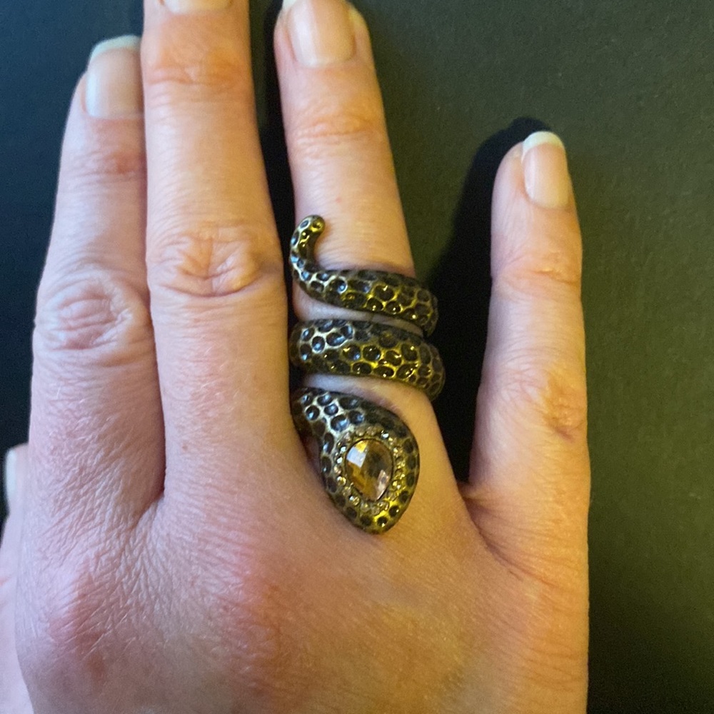 Beautiful snake ring - Picture 2 of 4